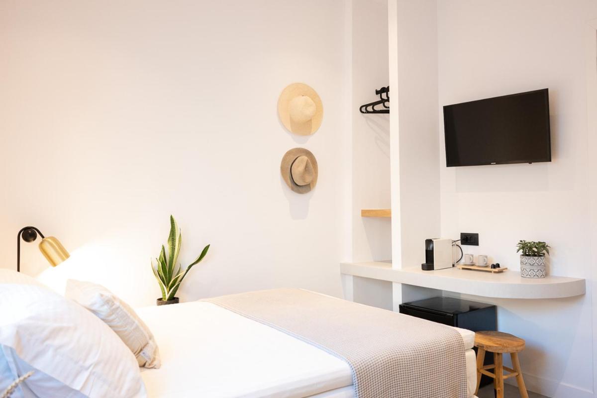 Tínos Eleana Hotel מראה חיצוני תמונה